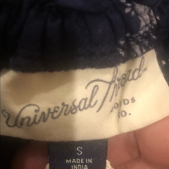 Universal Thread / NWT/ Women's Ruffle Short Sleeve Eyelet Peplum Blouse /S - Picture 5 of 6